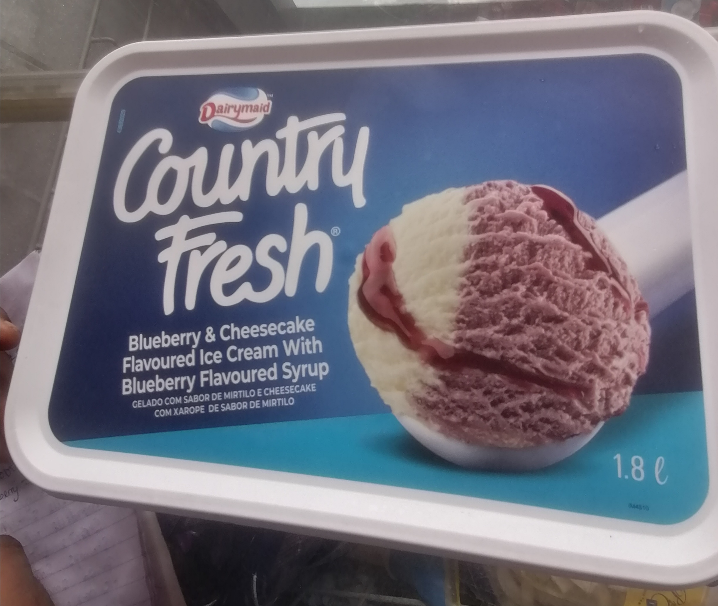 Country fresh blueberry and cheesecake ice cream 1.8L