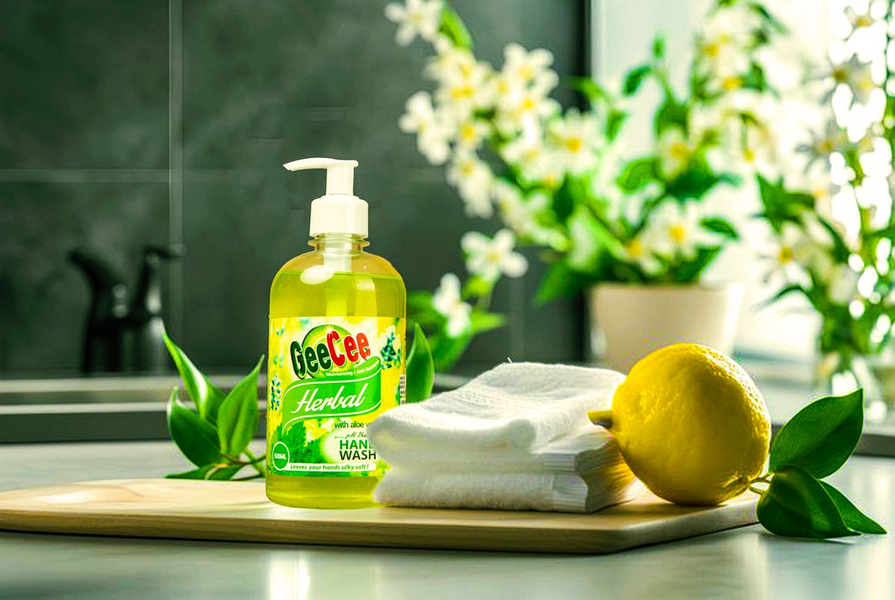Geecee Antibacterial Handwash Herbal 