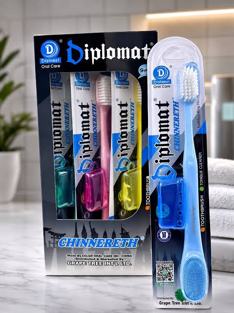 The Diplomat Chinnereth Toothbrush Tongue Cleaner 